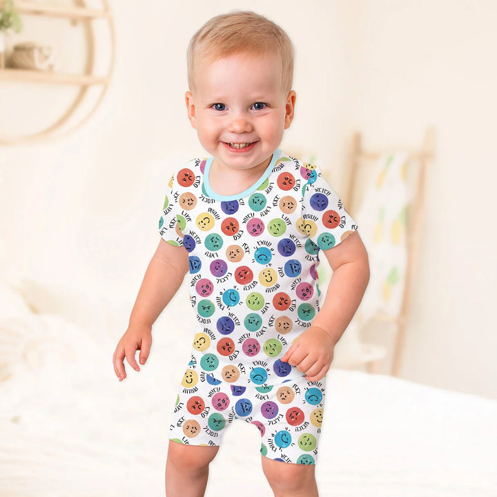 Template Zweiteiliges Pyjama-Set mit kurzen Ärmeln und Shorts