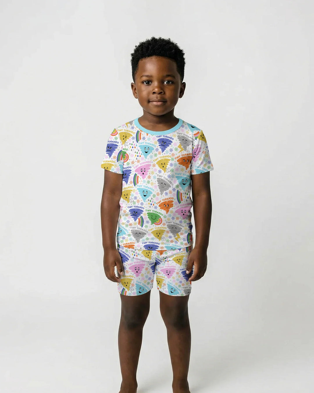 Template Zweiteiliges Pyjama-Set mit kurzen Ärmeln und Shorts