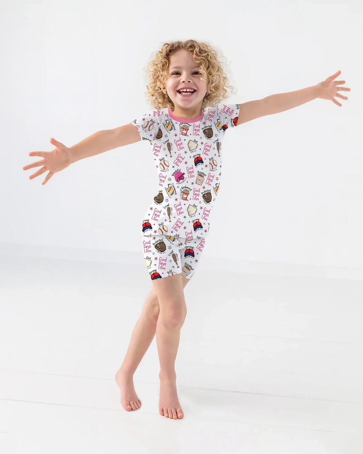 Template Zweiteiliges Pyjama-Set mit kurzen Ärmeln und Shorts