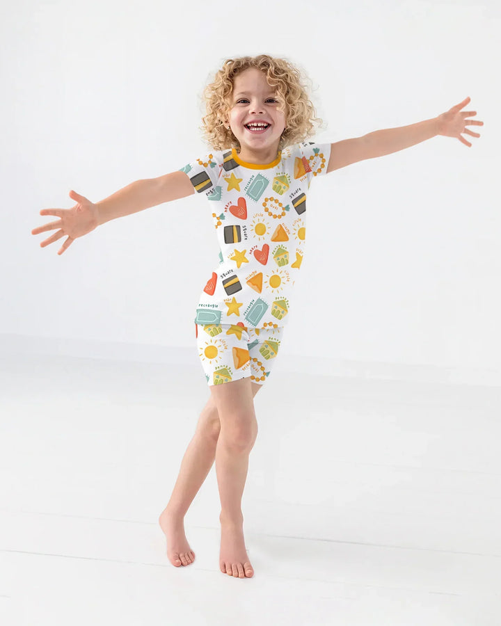 Template Zweiteiliges Pyjama-Set mit kurzen Ärmeln und Shorts