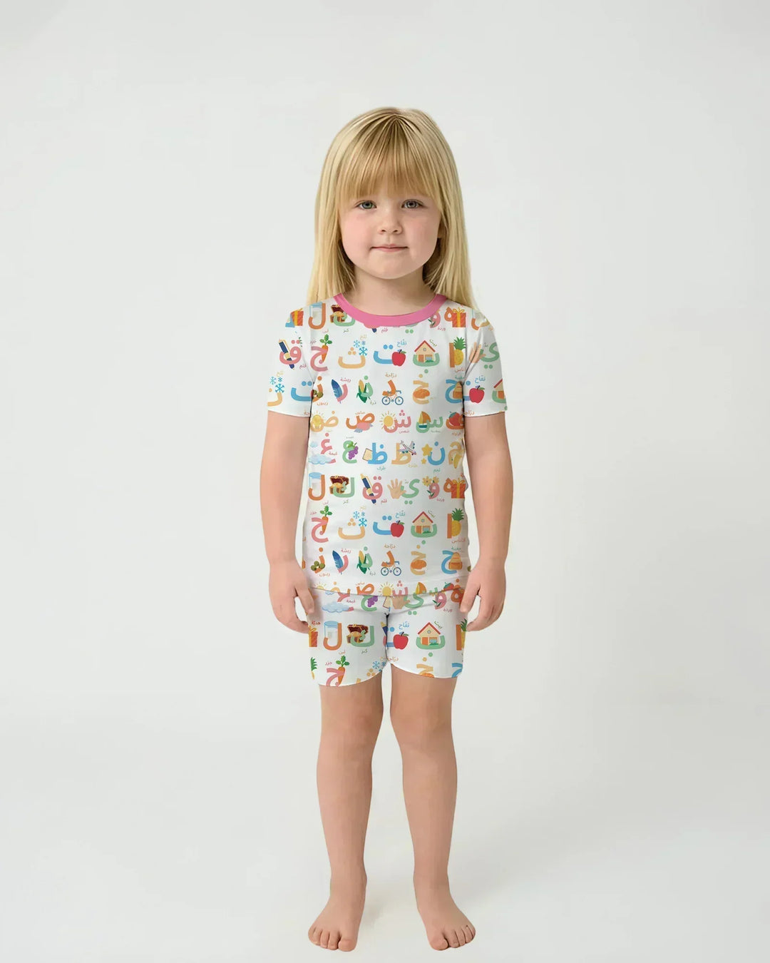 Template Zweiteiliges Pyjama-Set mit kurzen Ärmeln und Shorts