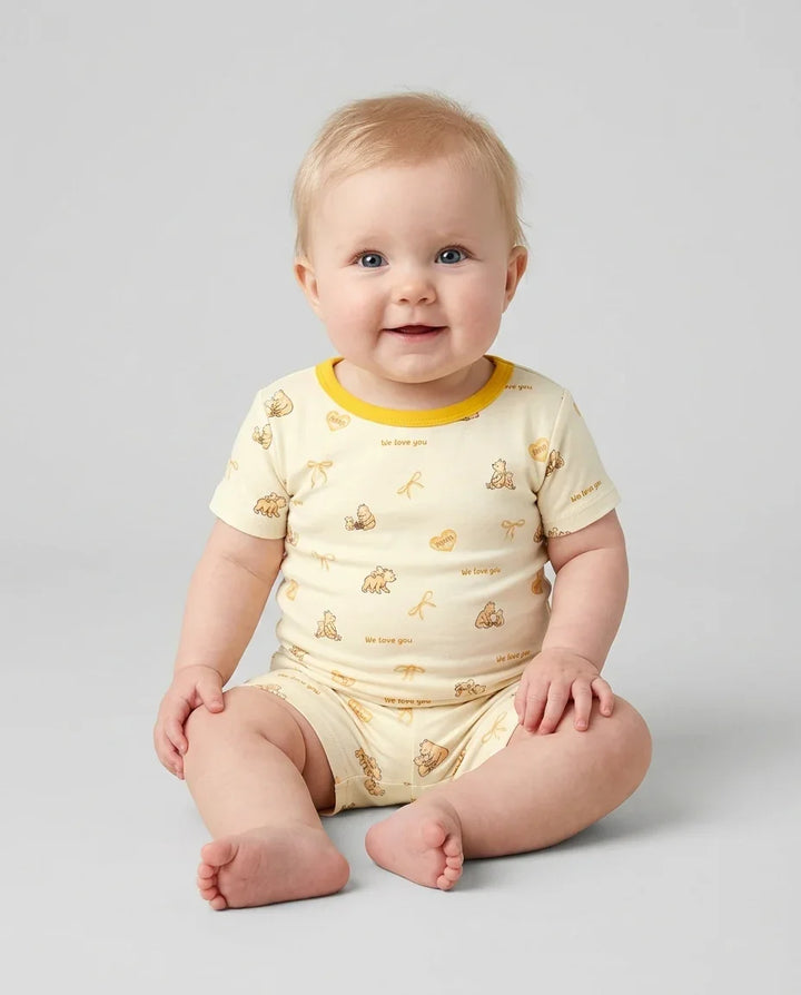 Template Zweiteiliges Pyjama-Set mit kurzen Ärmeln und Shorts