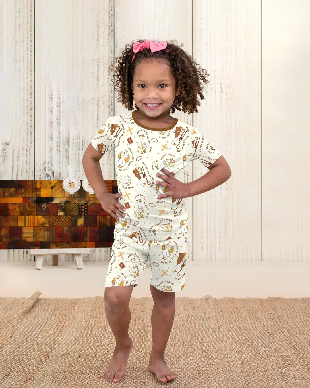 Template Zweiteiliges Pyjama-Set mit kurzen Ärmeln und Shorts