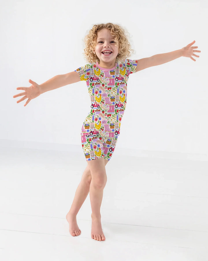 Template Zweiteiliges Pyjama-Set mit kurzen Ärmeln und Shorts