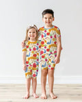 Template Zweiteiliges Pyjama-Set mit kurzen Ärmeln und Shorts