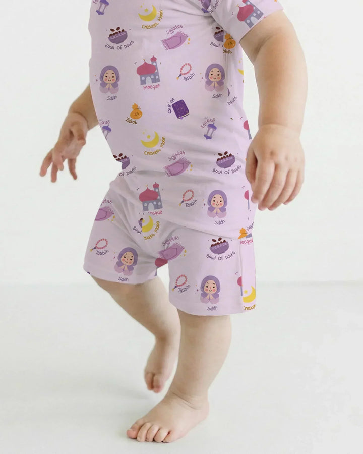 Template Zweiteiliges Pyjama-Set mit kurzen Ärmeln und Shorts
