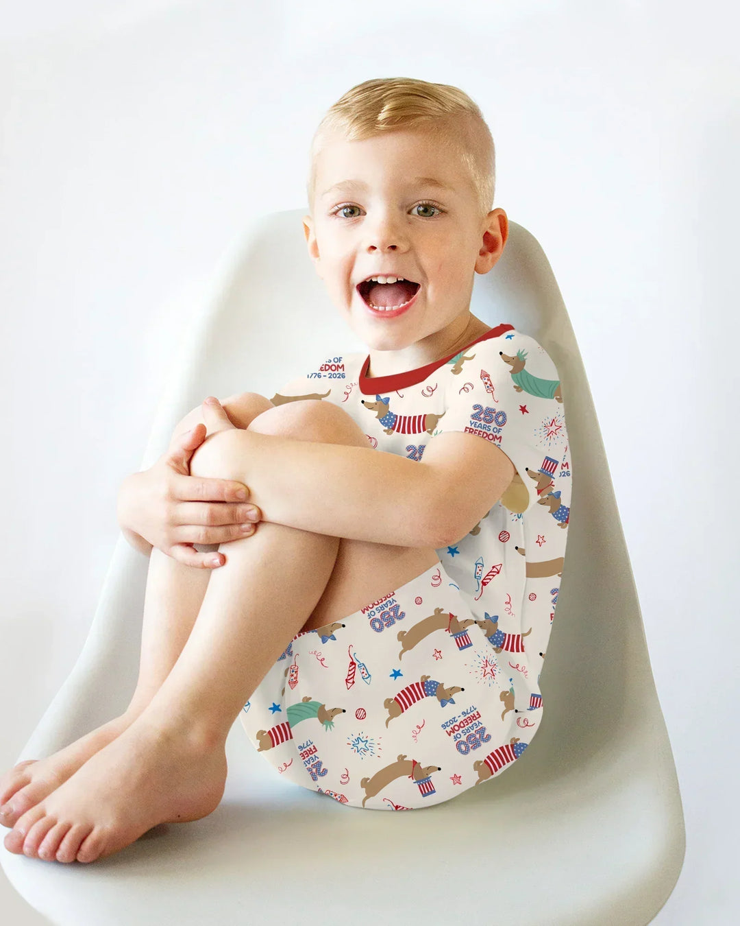 Zweiteiliges Pyjama-Set mit kurzen Ärmeln und Shorts im Sommer-Design