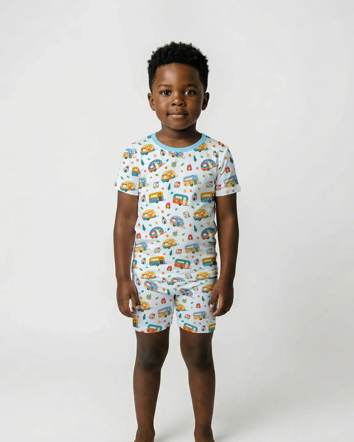 Zweiteiliges Pyjama-Set mit kurzen Ärmeln und Shorts im Sommer-Design