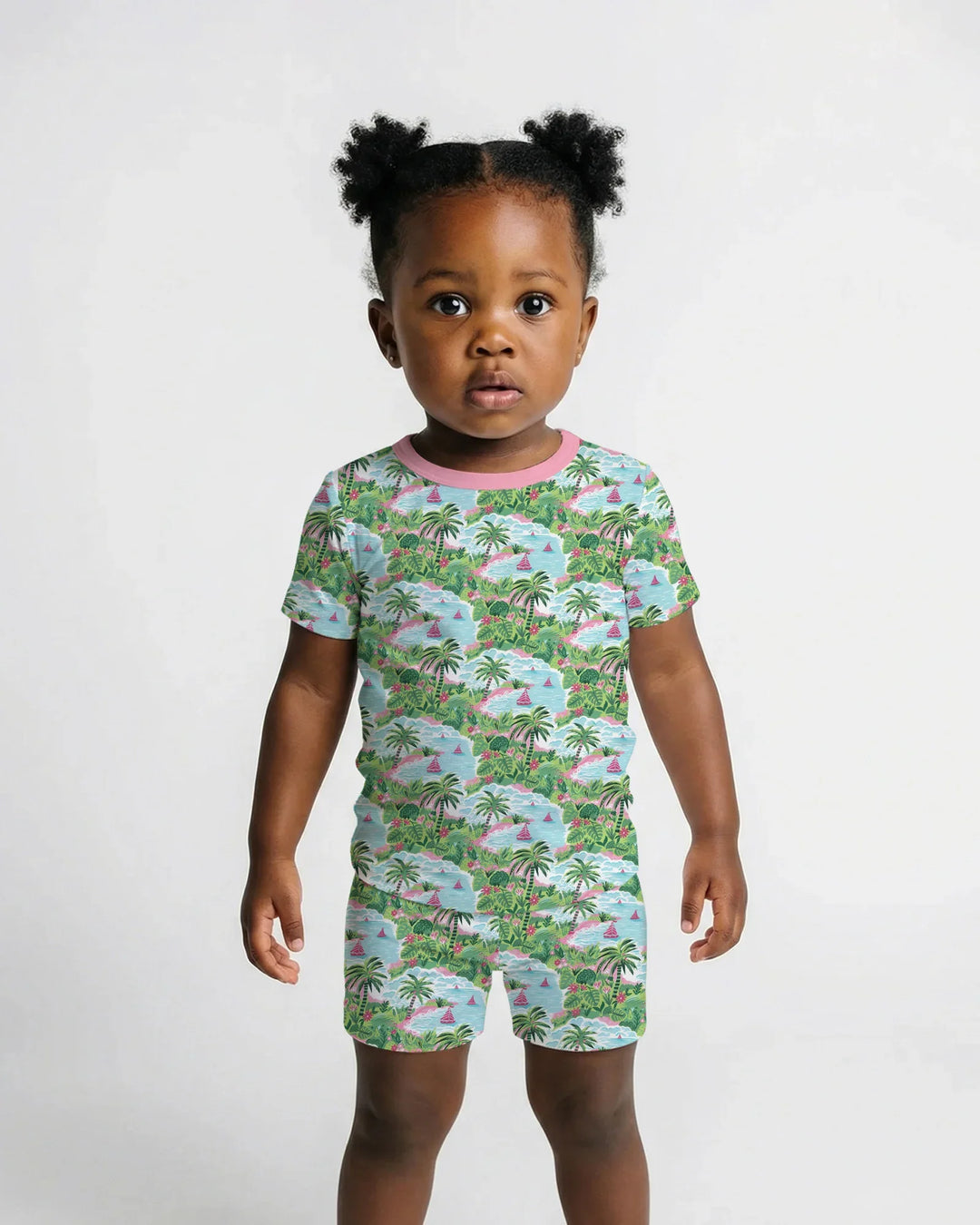 Template Zweiteiliges Pyjama-Set mit kurzen Ärmeln und Shorts