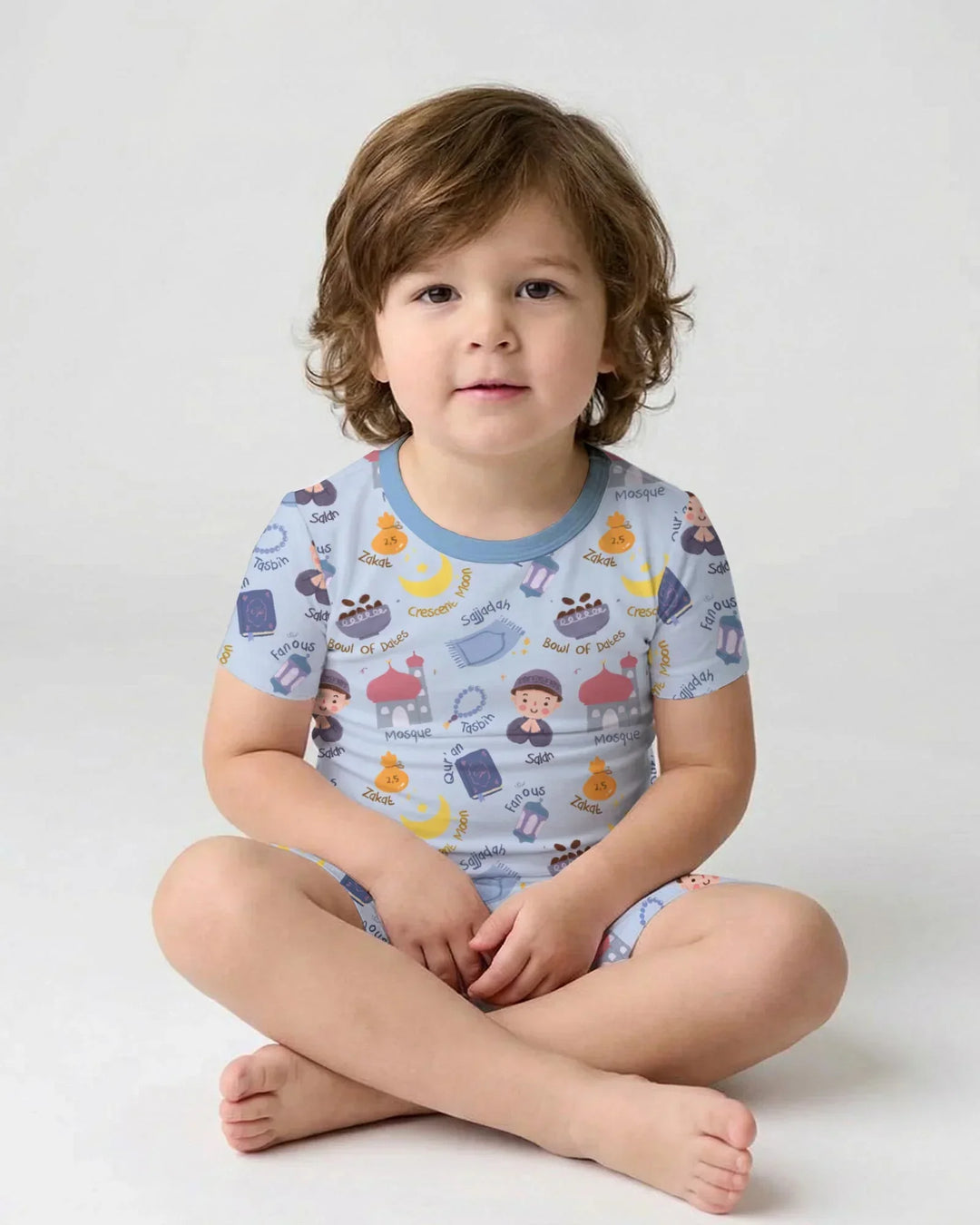 Template Zweiteiliges Pyjama-Set mit kurzen Ärmeln und Shorts