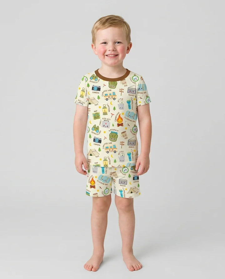Template Zweiteiliges Pyjama-Set mit kurzen Ärmeln und Shorts