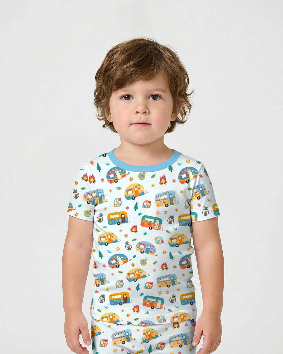 Zweiteiliges Pyjama-Set mit kurzen Ärmeln und Shorts im Sommer-Design