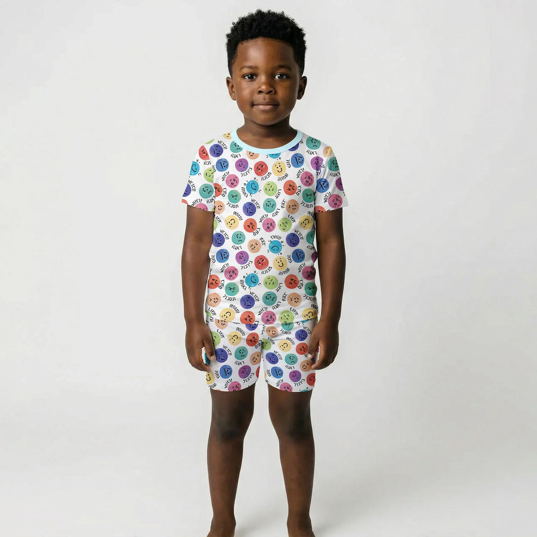 Template Zweiteiliges Pyjama-Set mit kurzen Ärmeln und Shorts