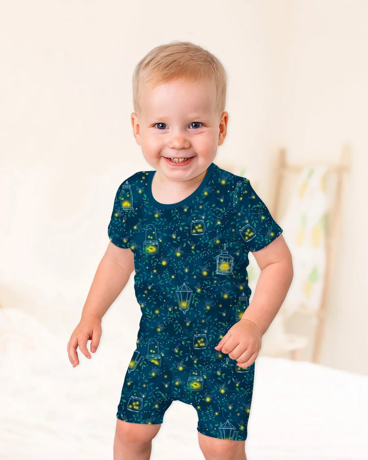 Template Zweiteiliges Pyjama-Set mit kurzen Ärmeln und Shorts