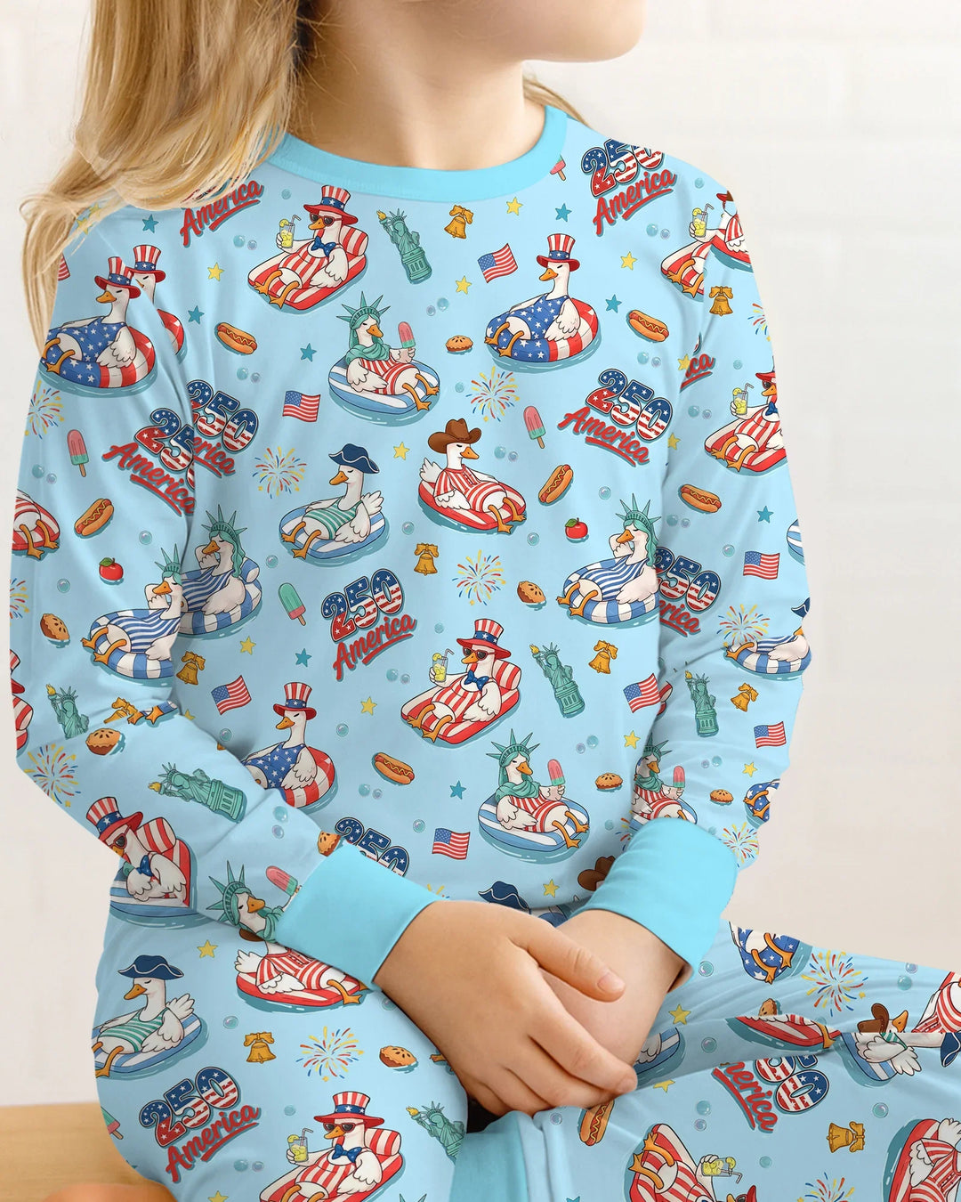 Zweiteiliges Langarm-Pyjama-Set mit Sommerfrüchten