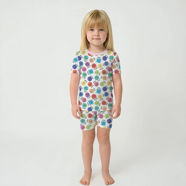 Template Zweiteiliges Pyjama-Set mit kurzen Ärmeln und Shorts