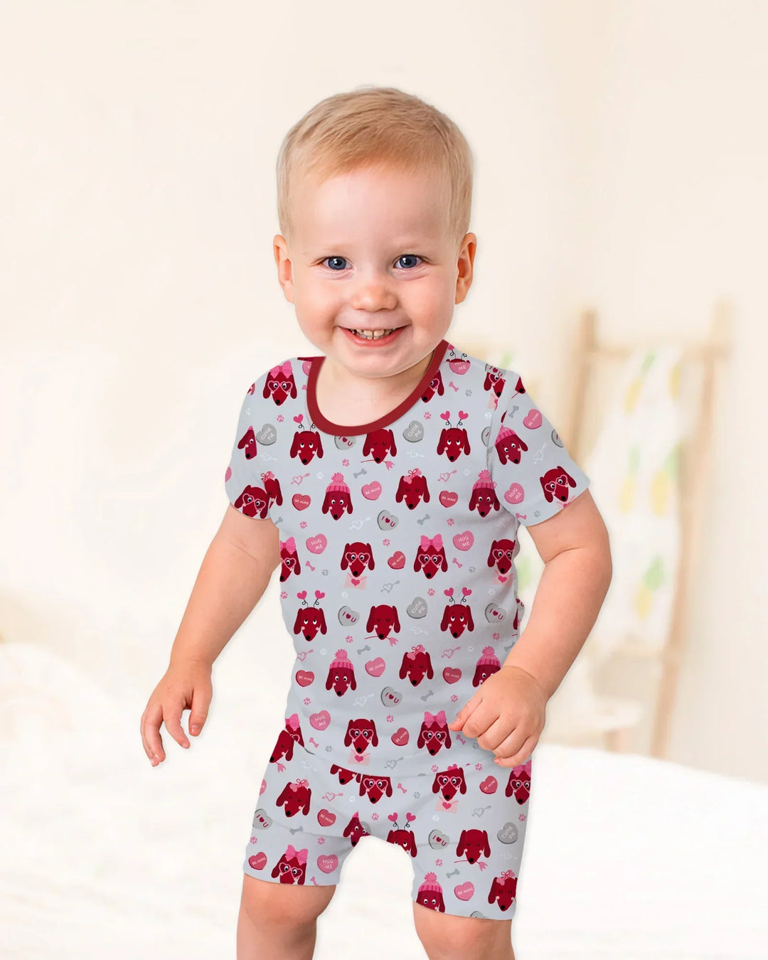 Template Zweiteiliges Pyjama-Set mit kurzen Ärmeln und Shorts