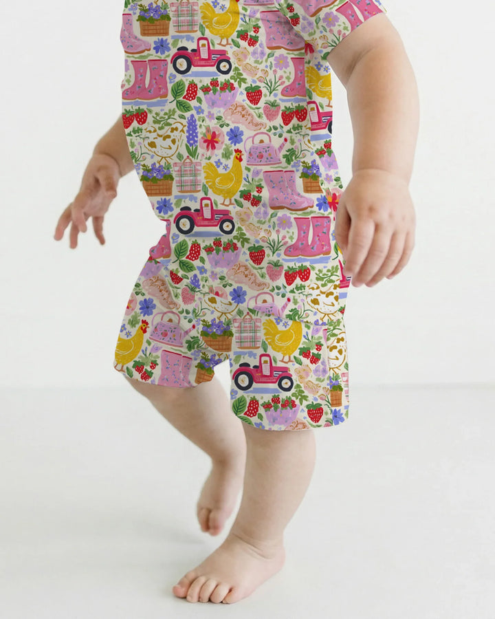 Template Zweiteiliges Pyjama-Set mit kurzen Ärmeln und Shorts
