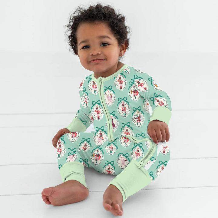 Zweiteiliges Pyjama-Set mit kurzen Ärmeln und Shorts im Sommer-Design
