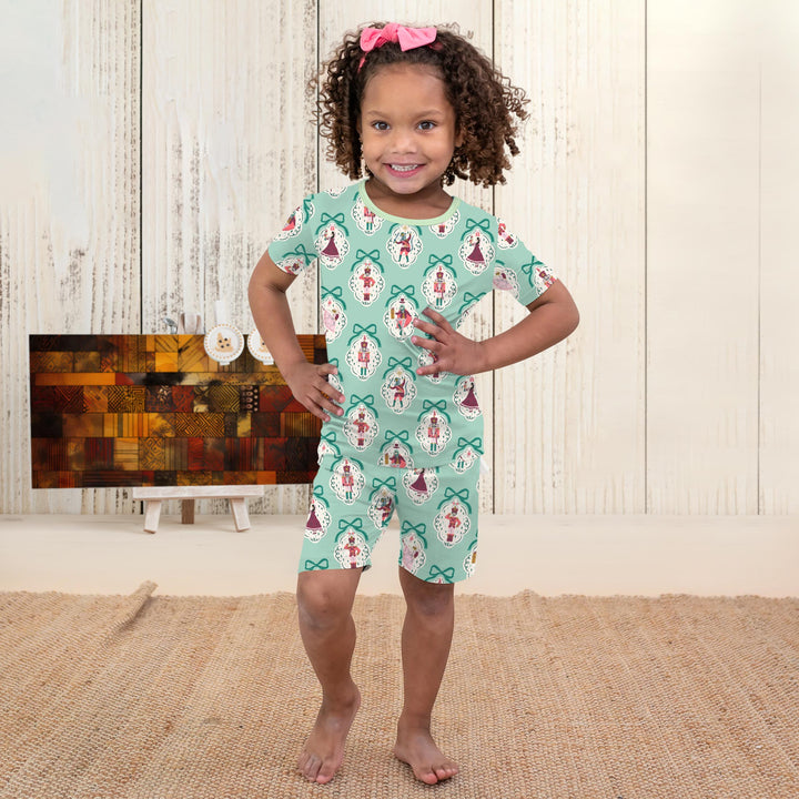 Zweiteiliges Pyjama-Set mit kurzen Ärmeln und Shorts im Sommer-Design