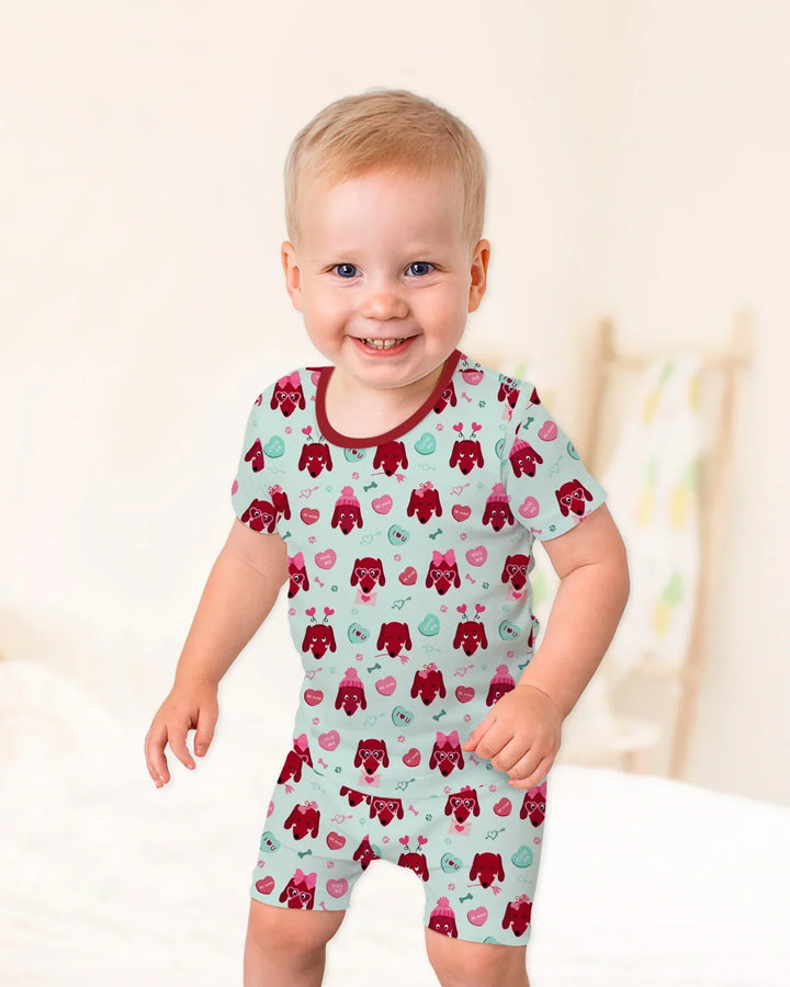 Template Zweiteiliges Pyjama-Set mit kurzen Ärmeln und Shorts