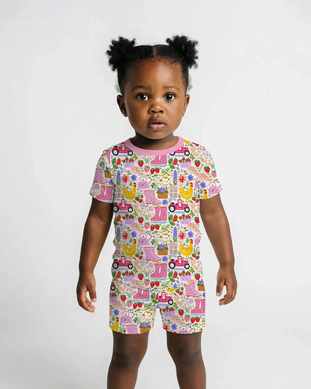 Template Zweiteiliges Pyjama-Set mit kurzen Ärmeln und Shorts