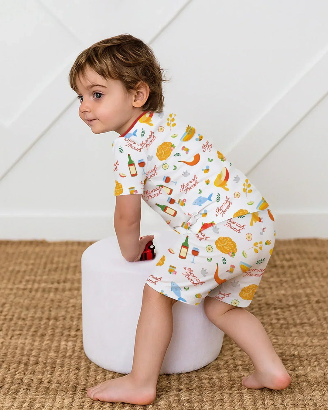 Template Zweiteiliges Pyjama-Set mit kurzen Ärmeln und Shorts