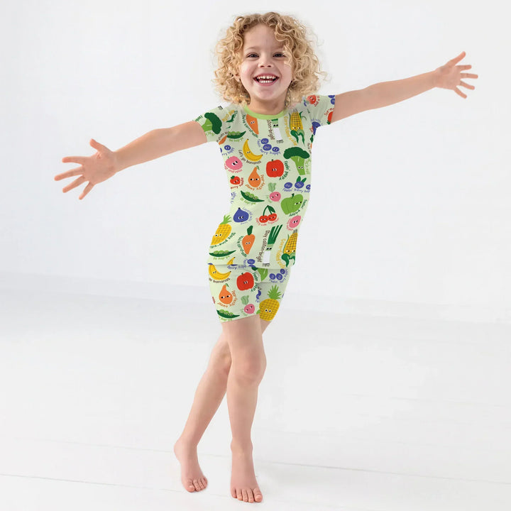 Template Zweiteiliges Pyjama-Set mit kurzen Ärmeln und Shorts