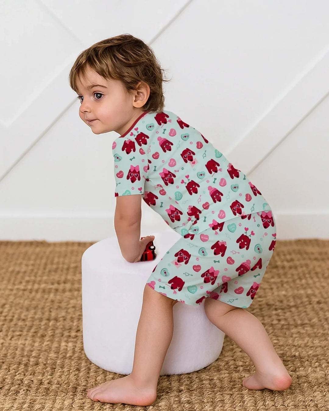 Template Zweiteiliges Pyjama-Set mit kurzen Ärmeln und Shorts