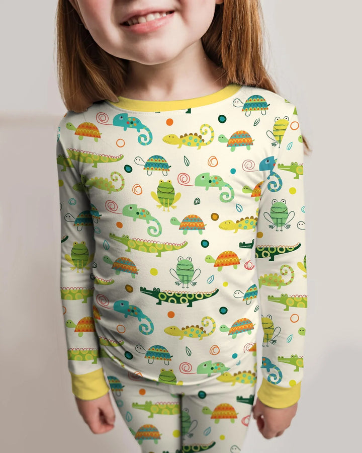 Zweiteiliges Langarm-Pyjama-Set mit Sommerfrüchten