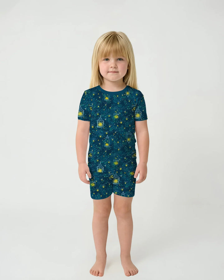 Template Zweiteiliges Pyjama-Set mit kurzen Ärmeln und Shorts
