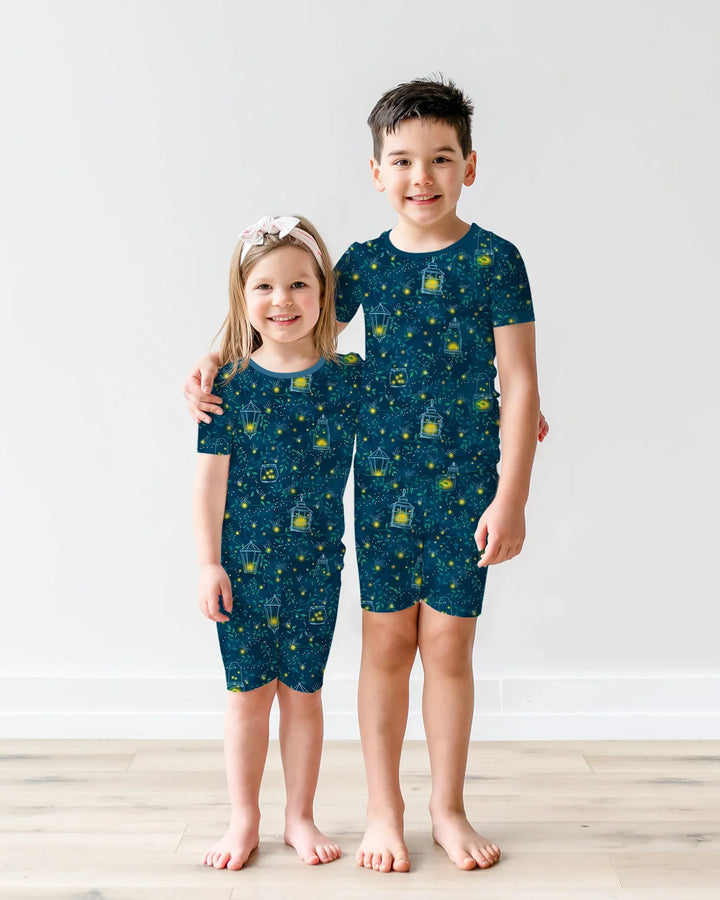 Template Zweiteiliges Pyjama-Set mit kurzen Ärmeln und Shorts
