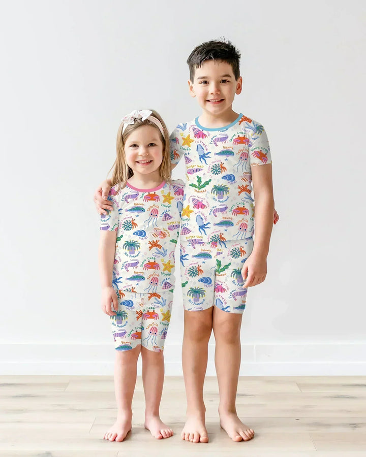 Template Zweiteiliges Pyjama-Set mit kurzen Ärmeln und Shorts