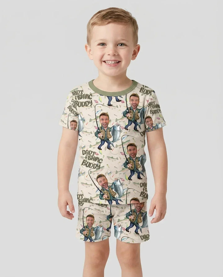 Zweiteiliges Pyjama-Set mit kurzen Ärmeln und Shorts im Sommer-Design