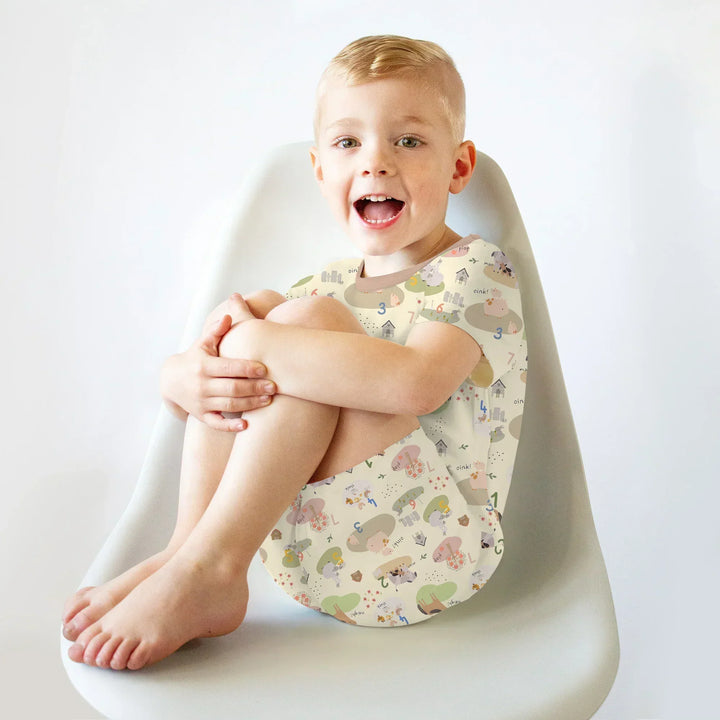 Template Zweiteiliges Pyjama-Set mit kurzen Ärmeln und Shorts