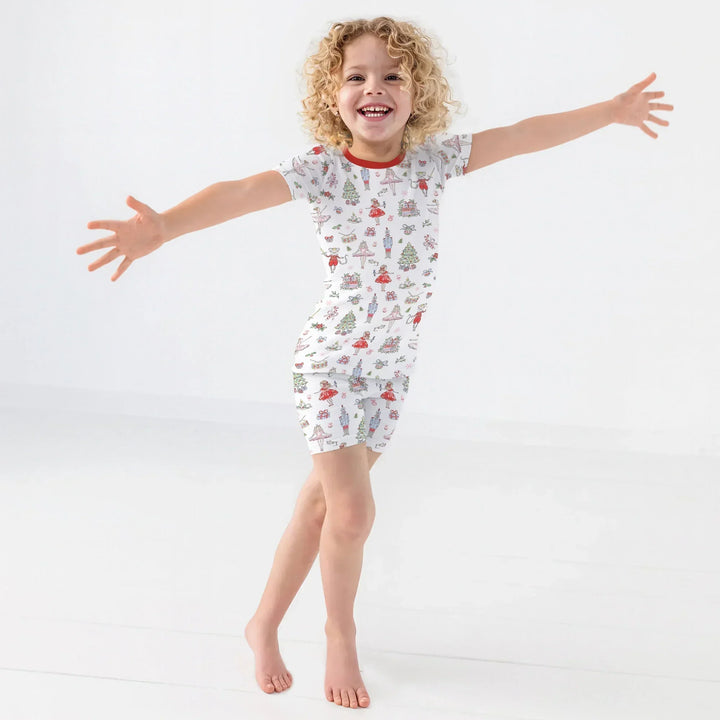 Zweiteiliges Pyjama-Set mit kurzen Ärmeln und Shorts im Sommer-Design