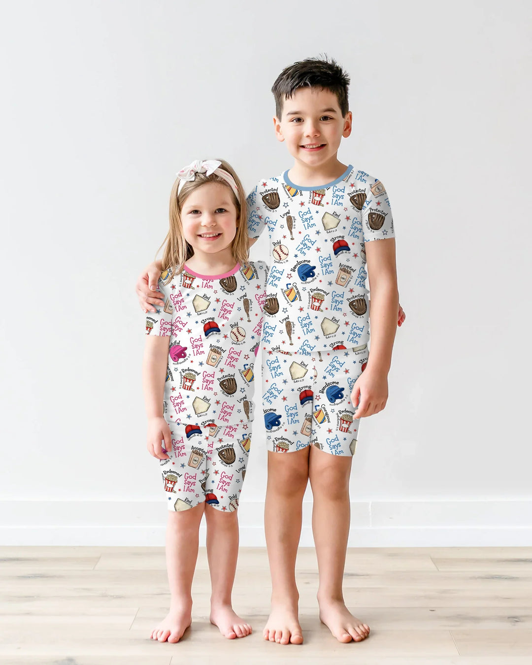 Template Zweiteiliges Pyjama-Set mit kurzen Ärmeln und Shorts