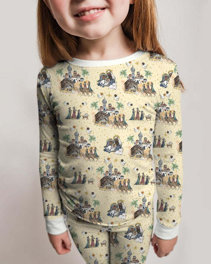 Zweiteiliges Langarm-Pyjama-Set mit Sommerfrüchten