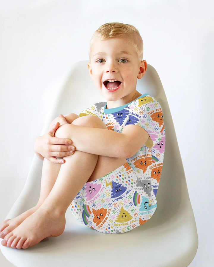 Template Zweiteiliges Pyjama-Set mit kurzen Ärmeln und Shorts