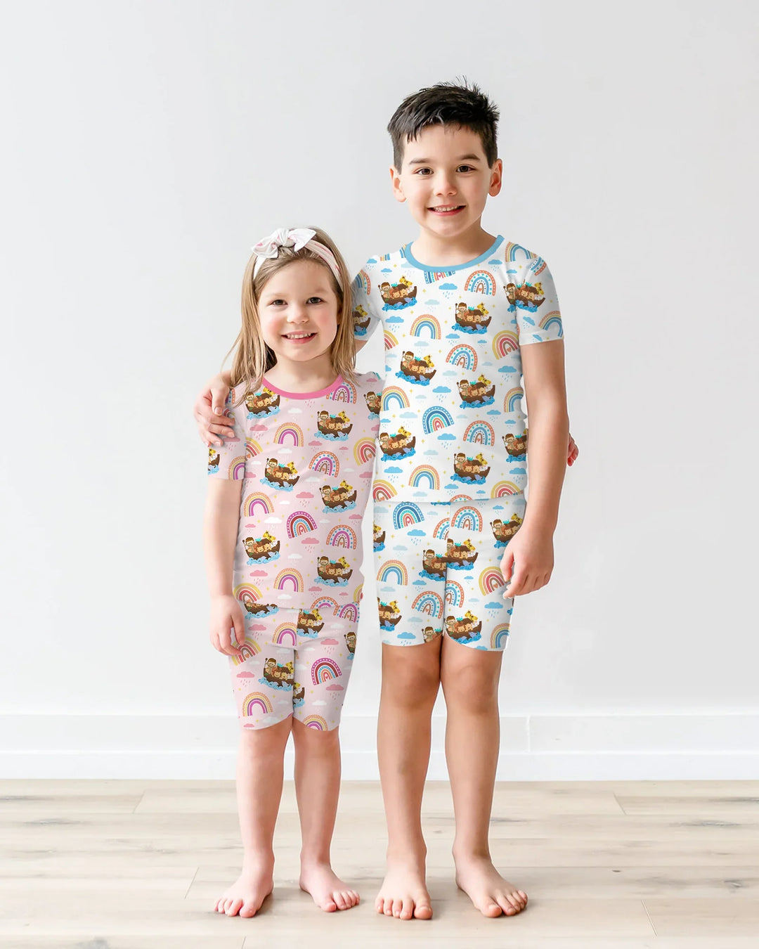 Template Zweiteiliges Pyjama-Set mit kurzen Ärmeln und Shorts