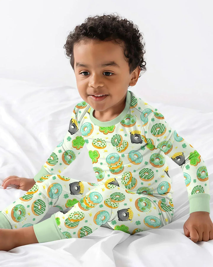 Zweiteiliges Langarm-Pyjama-Set mit Sommerfrüchten