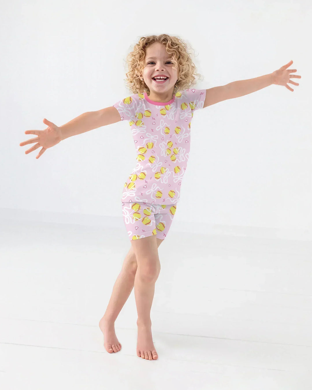 Zweiteiliges Pyjama-Set mit kurzen Ärmeln und Shorts im Sommer-Design