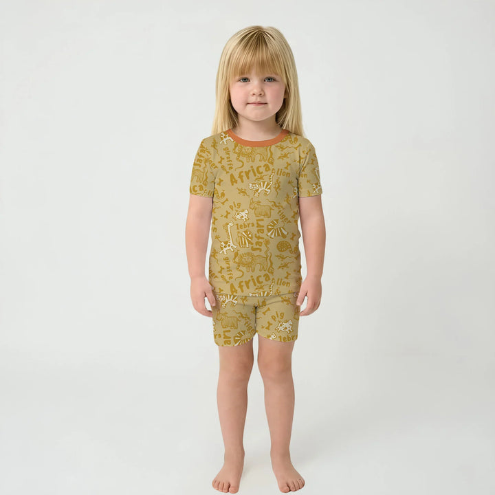 Template Zweiteiliges Pyjama-Set mit kurzen Ärmeln und Shorts