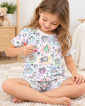 Template Zweiteiliges Pyjama-Set mit kurzen Ärmeln und Shorts