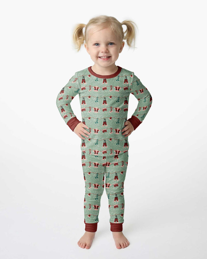 Santa In The Snow Bamboo Two Piece Long Sleeve Pajama Set