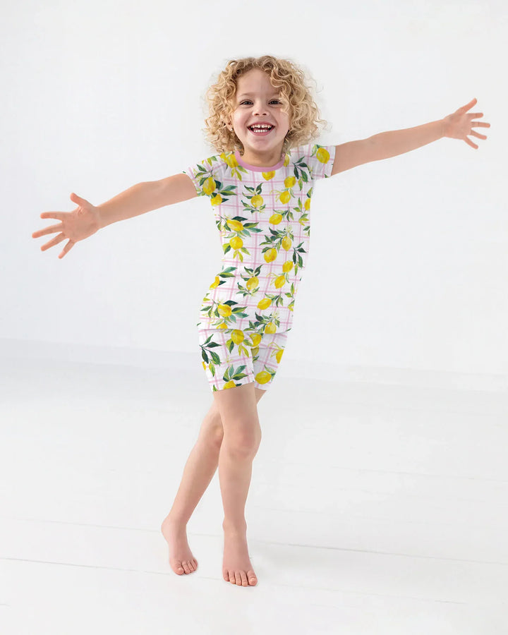 Template Zweiteiliges Pyjama-Set mit kurzen Ärmeln und Shorts