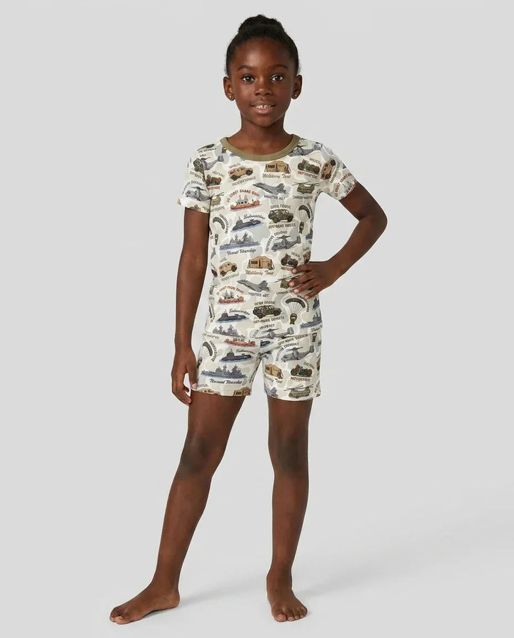 Template Zweiteiliges Pyjama-Set mit kurzen Ärmeln und Shorts