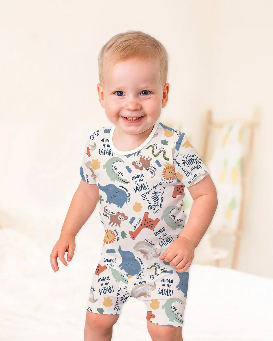 Template Zweiteiliges Pyjama-Set mit kurzen Ärmeln und Shorts