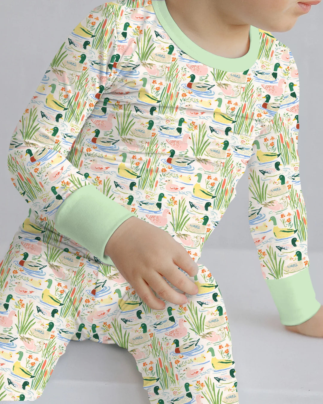 Zweiteiliges Langarm-Pyjama-Set mit Sommerfrüchten