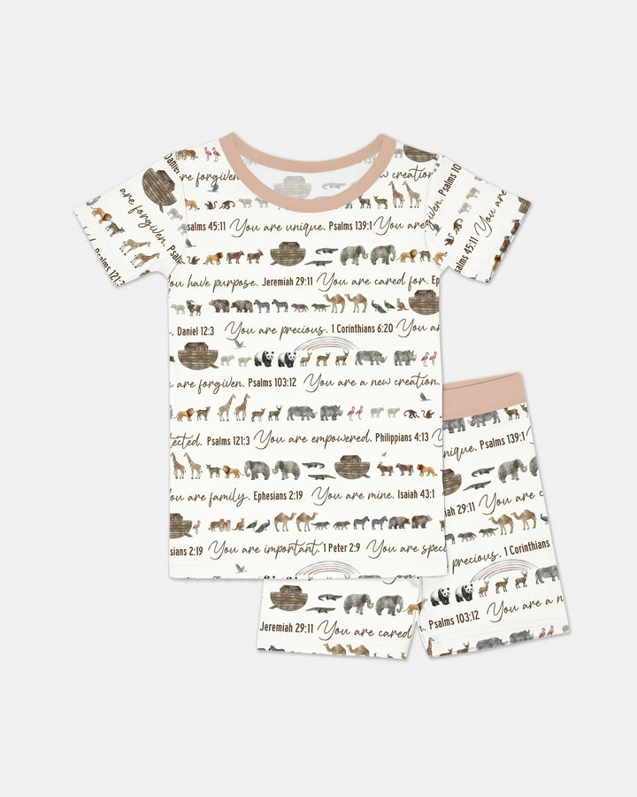 Template Zweiteiliges Pyjama-Set mit kurzen Ärmeln und Shorts